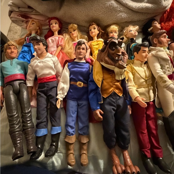 Disney Royal Doll Collection—14 princesses & 12 princes!